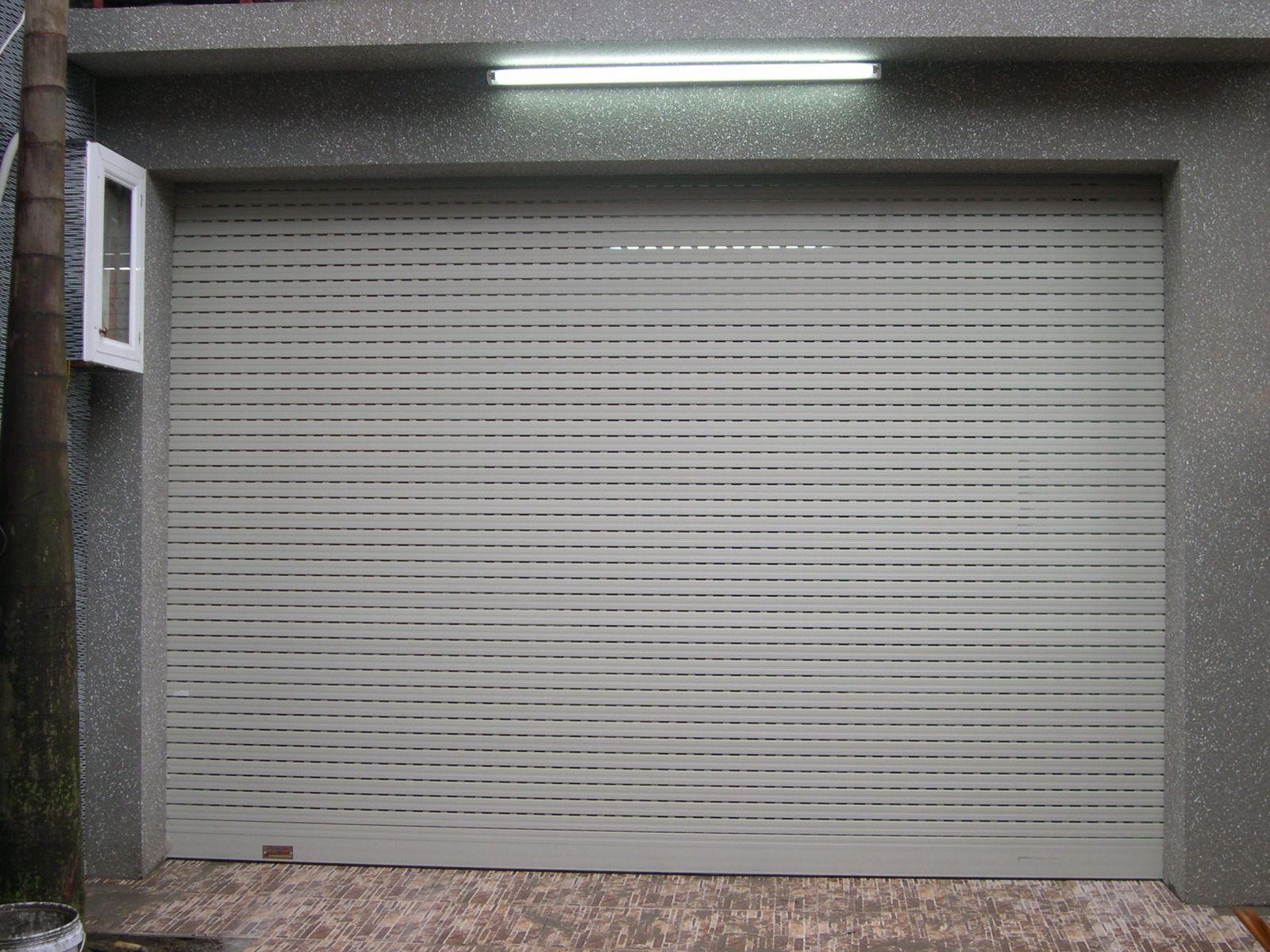 Giá-1-bộ-cửa-cuốn-hiện-nay-là-bao-nhiêu